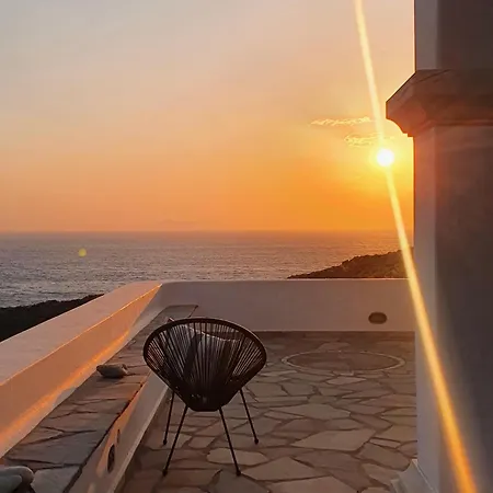 La Chapelle Est * Agios Romanos