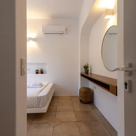 La Chapelle Est Agios Romanos