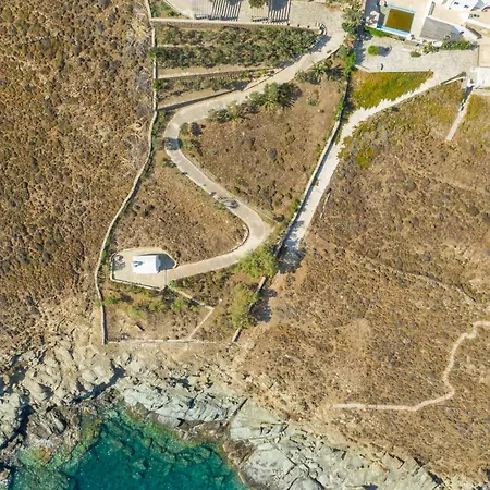 La Chapelle Est * Agios Romanos