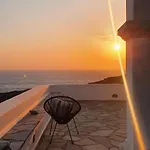 La Chapelle Est * Agios Romanos