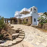 La Chapelle Est Agios Romanos
